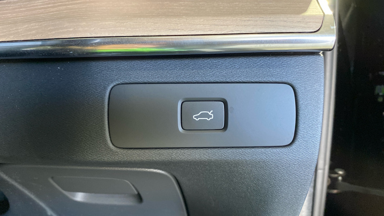 Volvo XC90 2.0 B5P Ultra Bright 5dr AWD Geartronic Petrol Estate